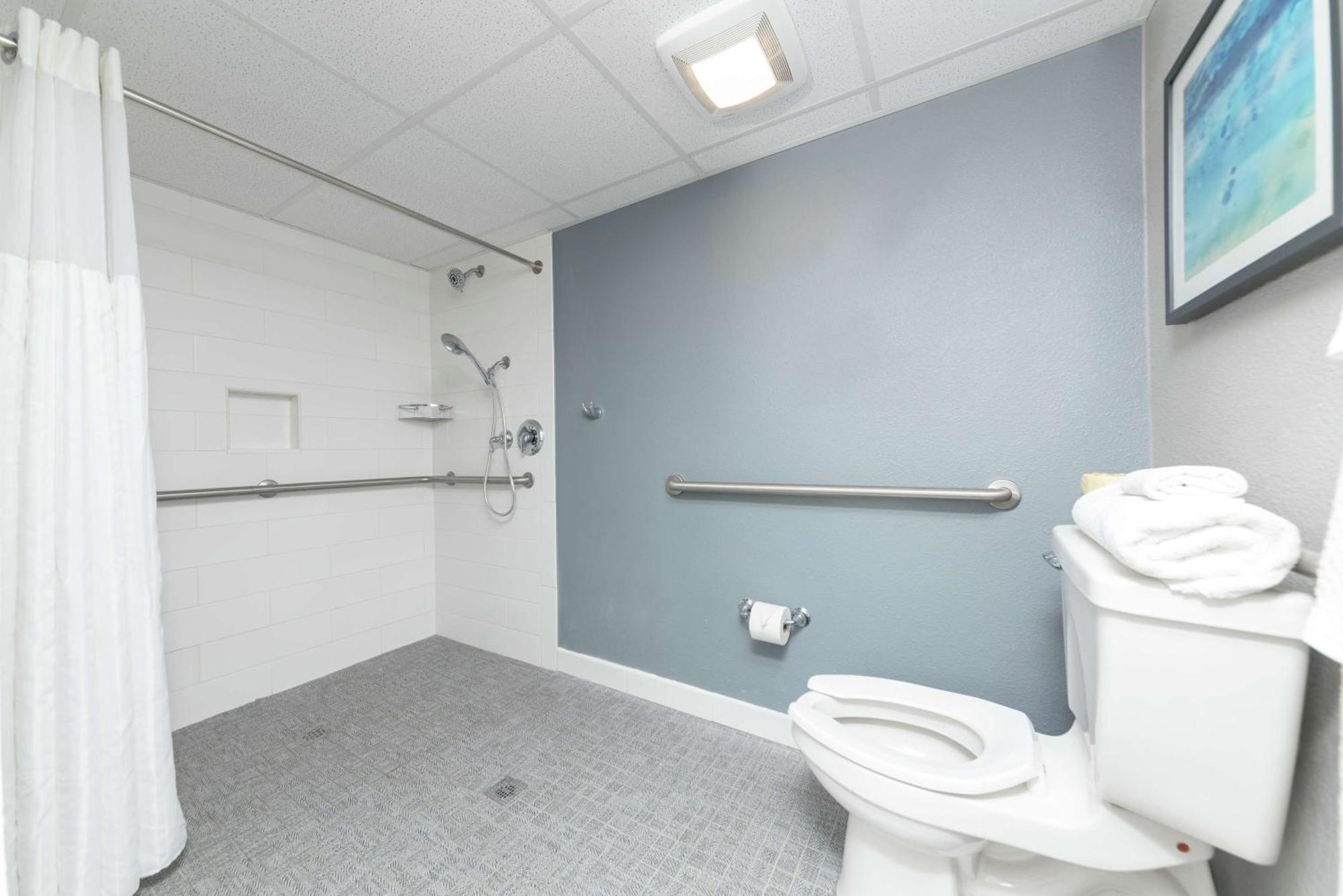 Queen Suite - Disability Access with Oceanfront View,1551972901:JPEG