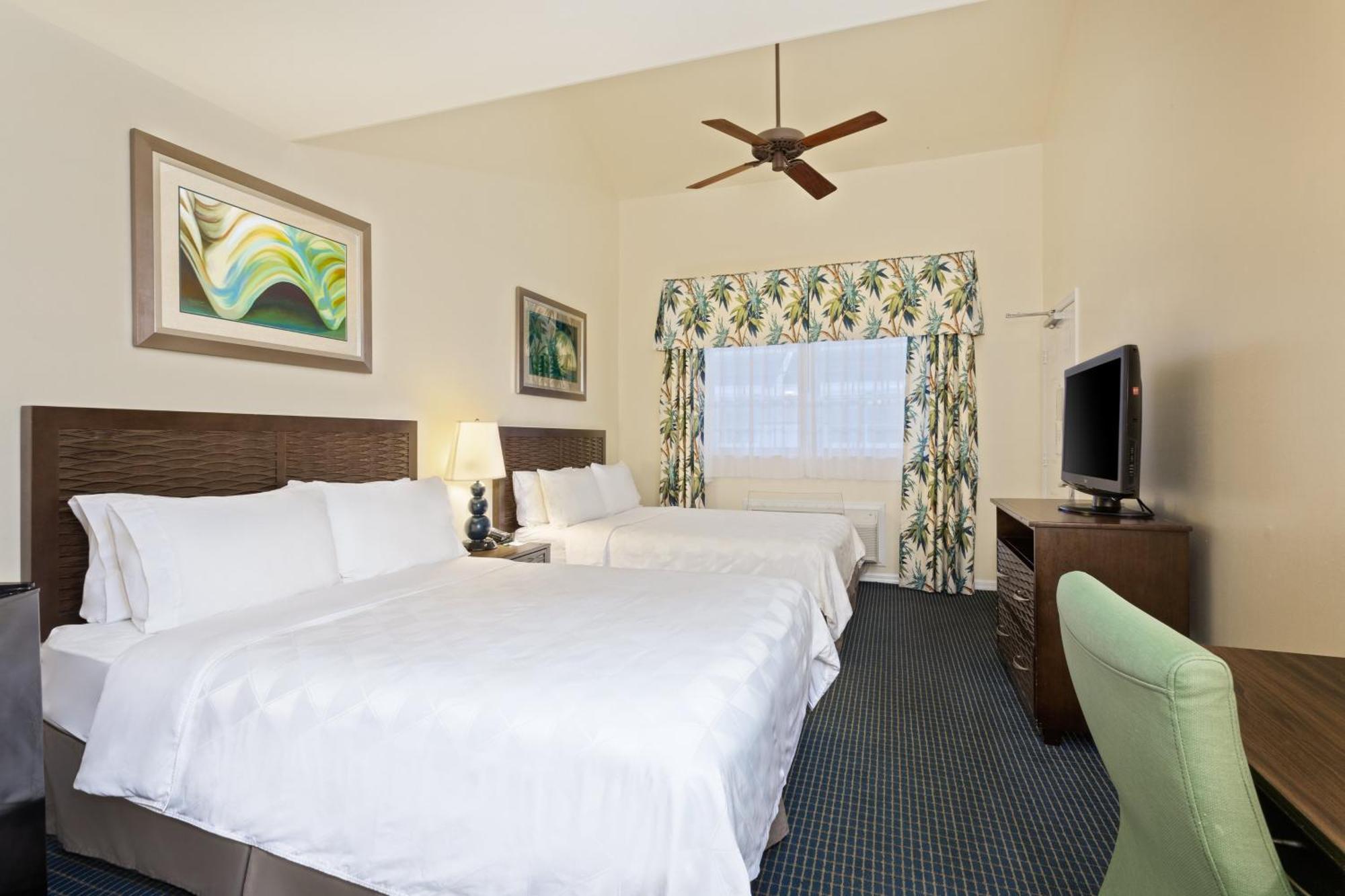 Standard Queen Room Two Queen Beds Courtyard View