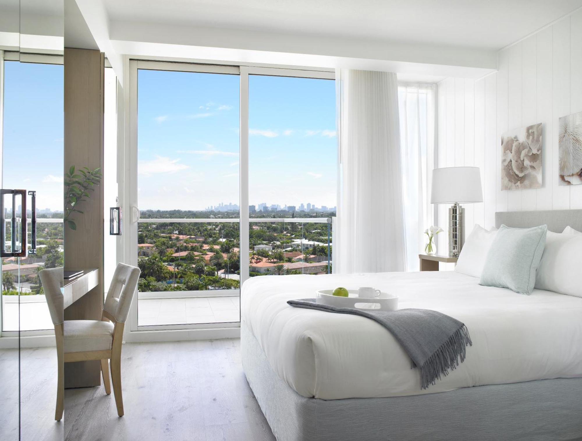 King Oceanfront Suite,1211668192:JPEG
