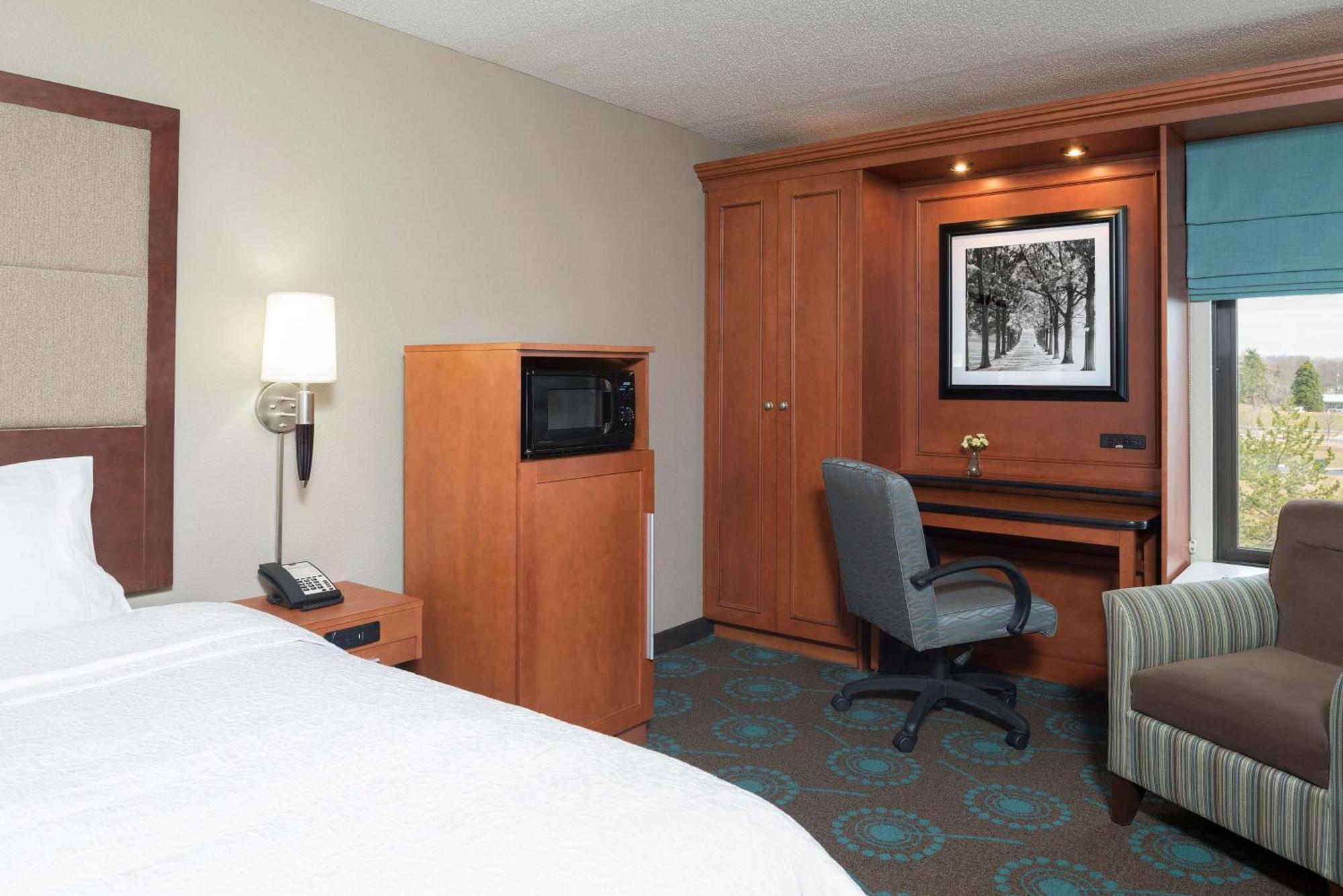 Queen Room - Non-Smoking
