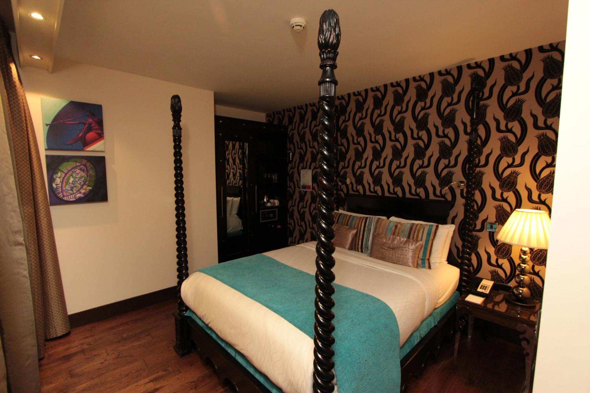 One Bedroom Queen Suite with City View,1280881411:JPEG