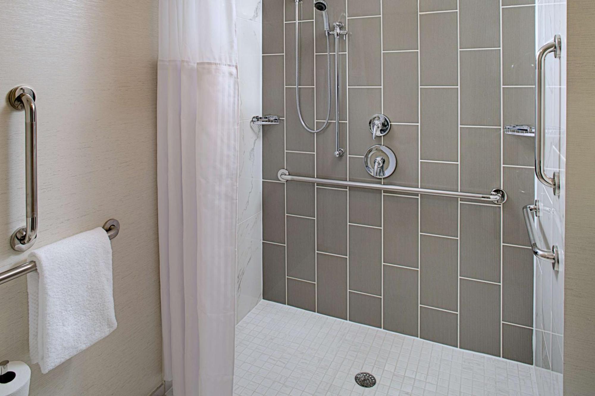 King Room with Roll-In Shower - Mobility/Hearing Accessible