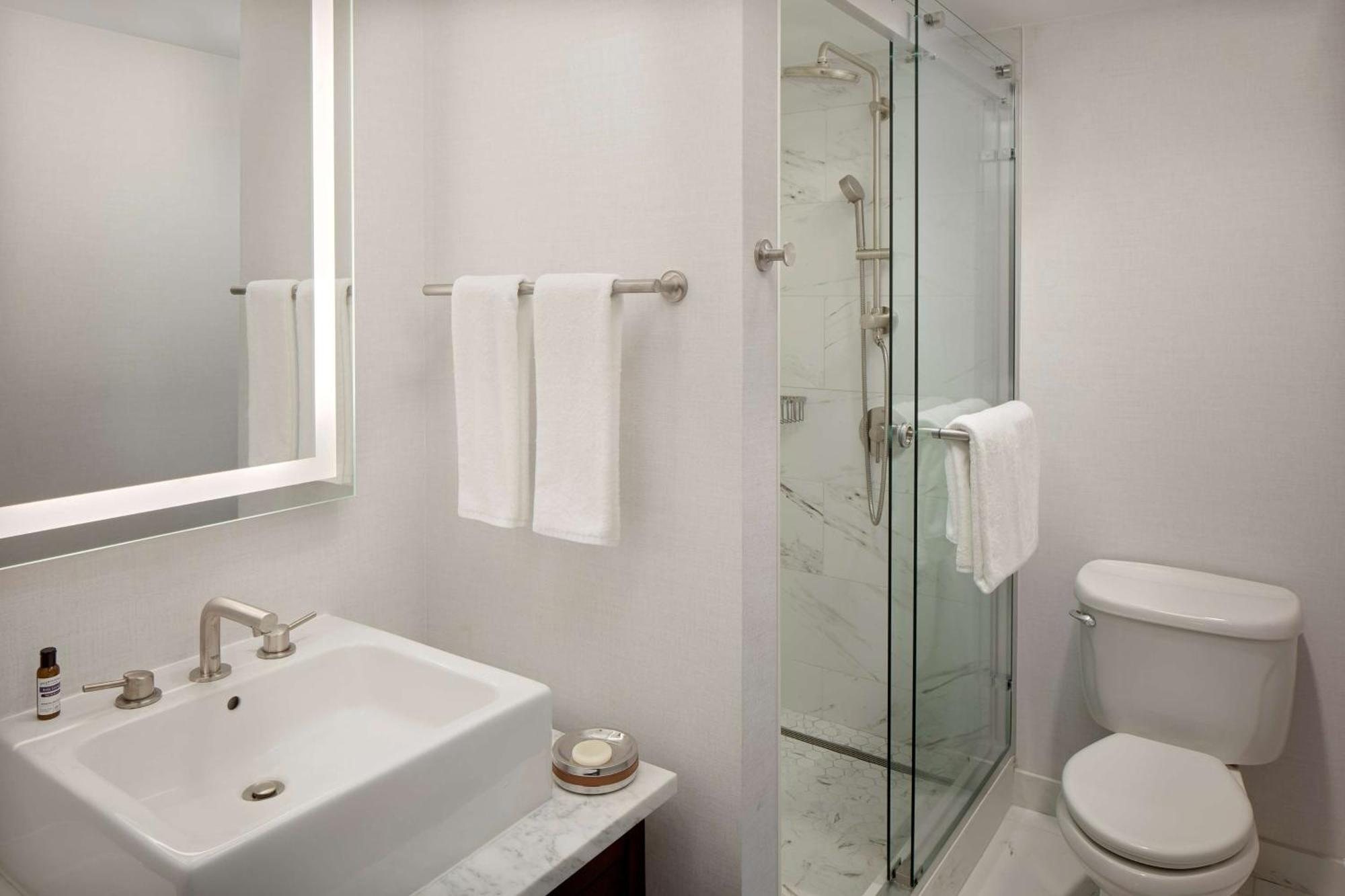 King Studio Suite