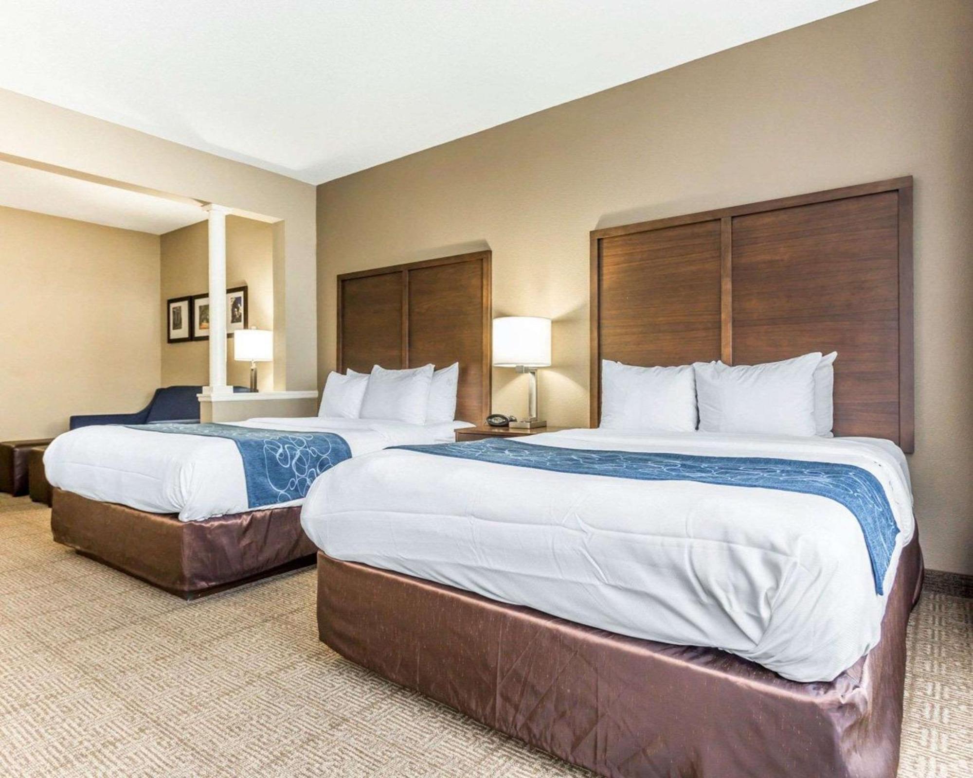 Suite Two Queen Beds Accessible or Non-Smoking,553117278:JPEG