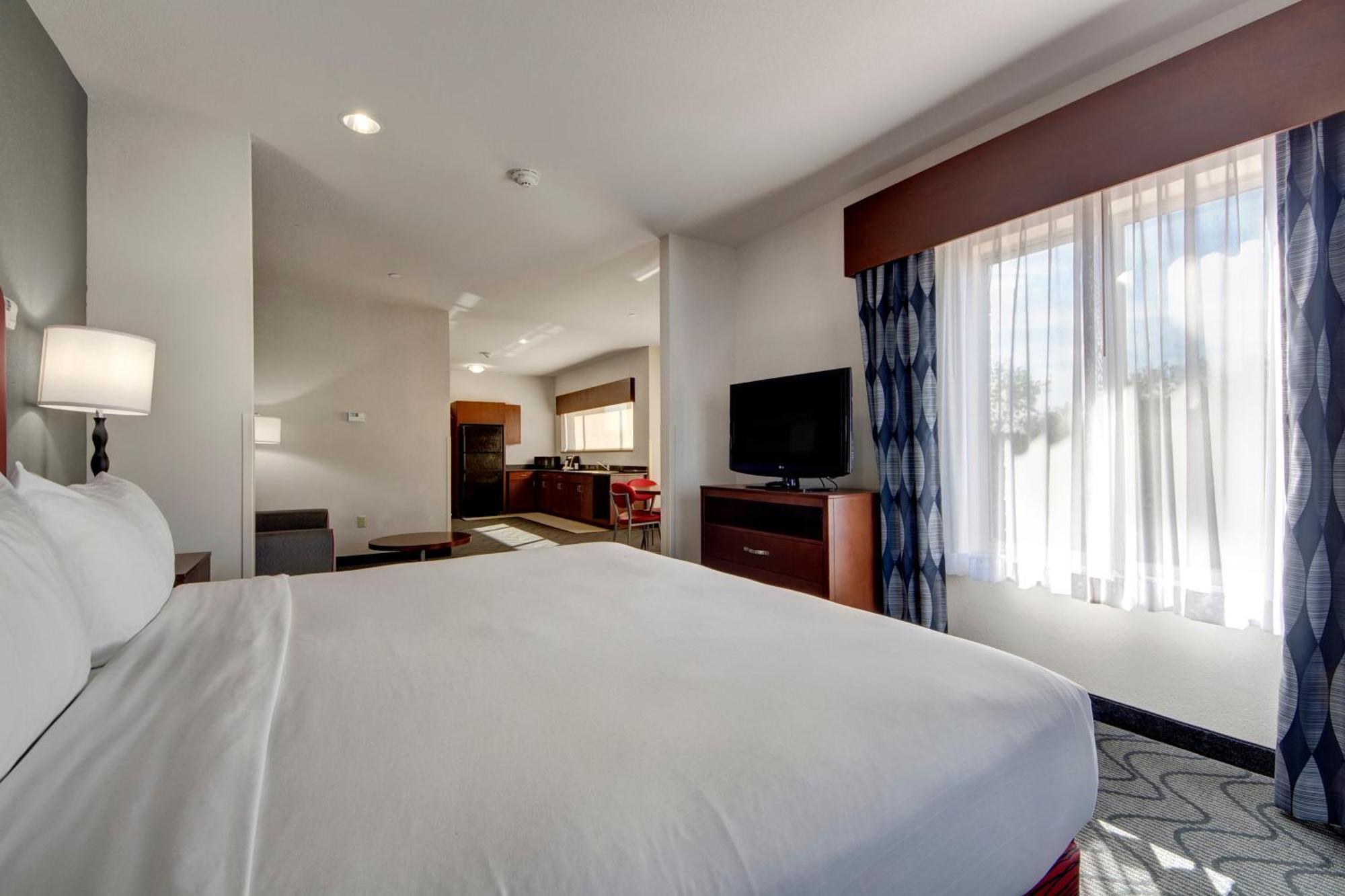 One-Bedroom King Suite,1281624109:JPEG