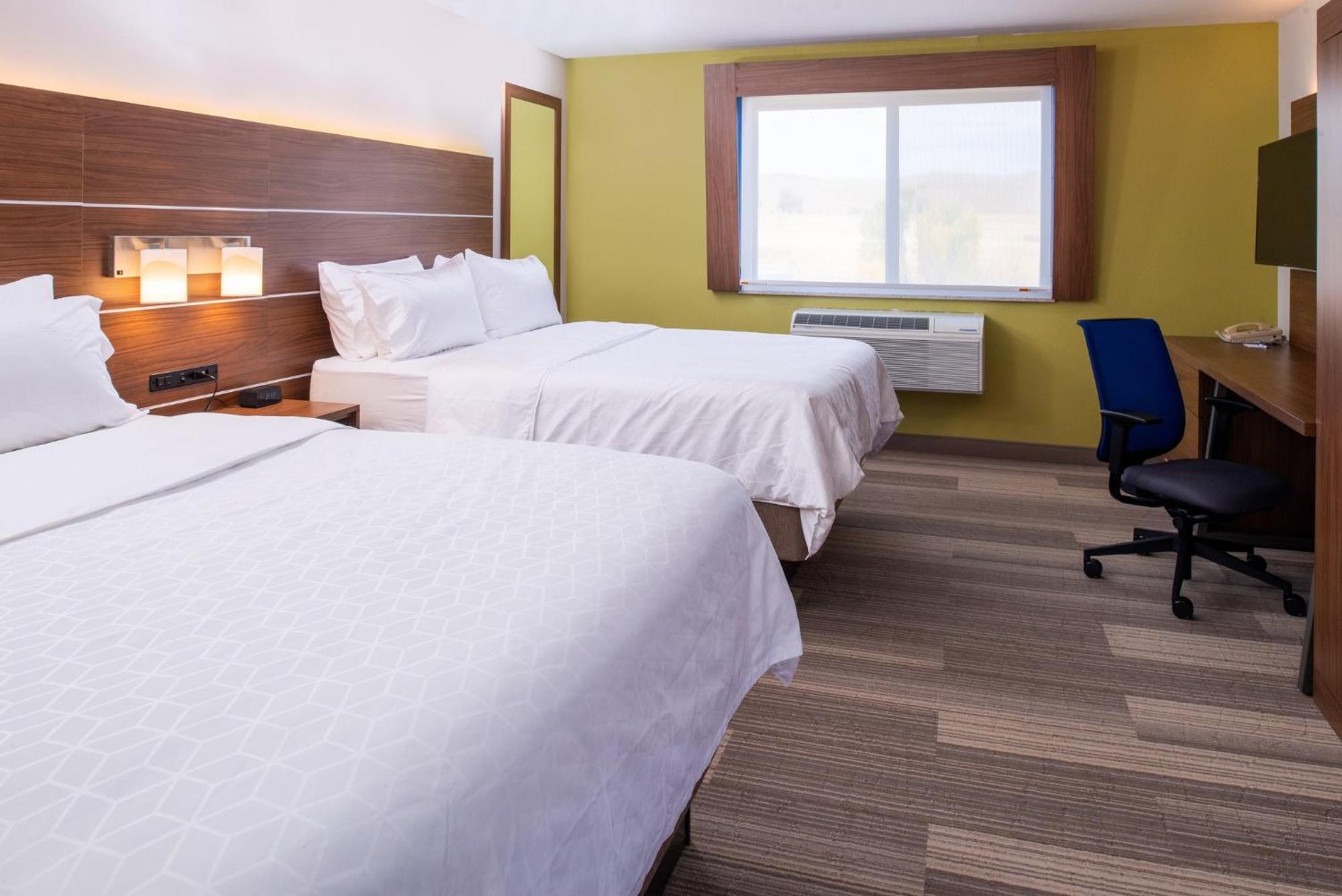 Queen Suite with Two Queen Beds and Sofa Bed,1281677062:JPEG