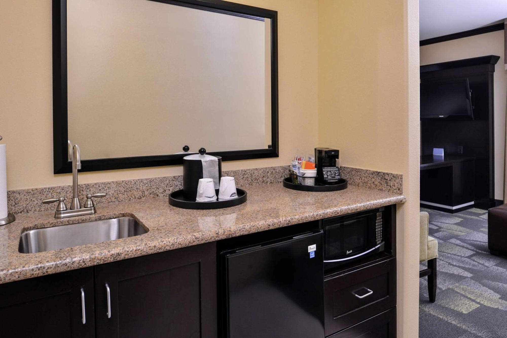 Queen Studio Suite with Two Queen Beds - Non-Smoking
