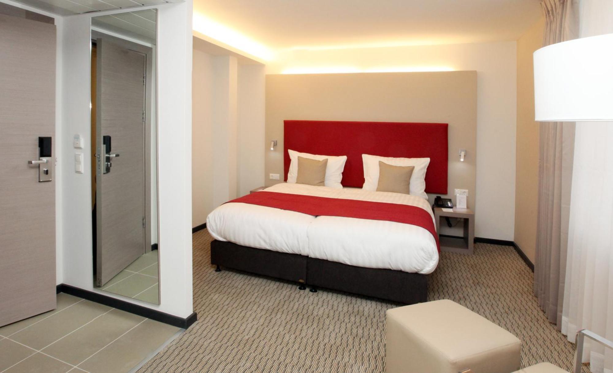 Standard Room 1 King Bed