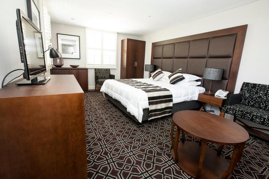 Luxury Queen Suite Balcony