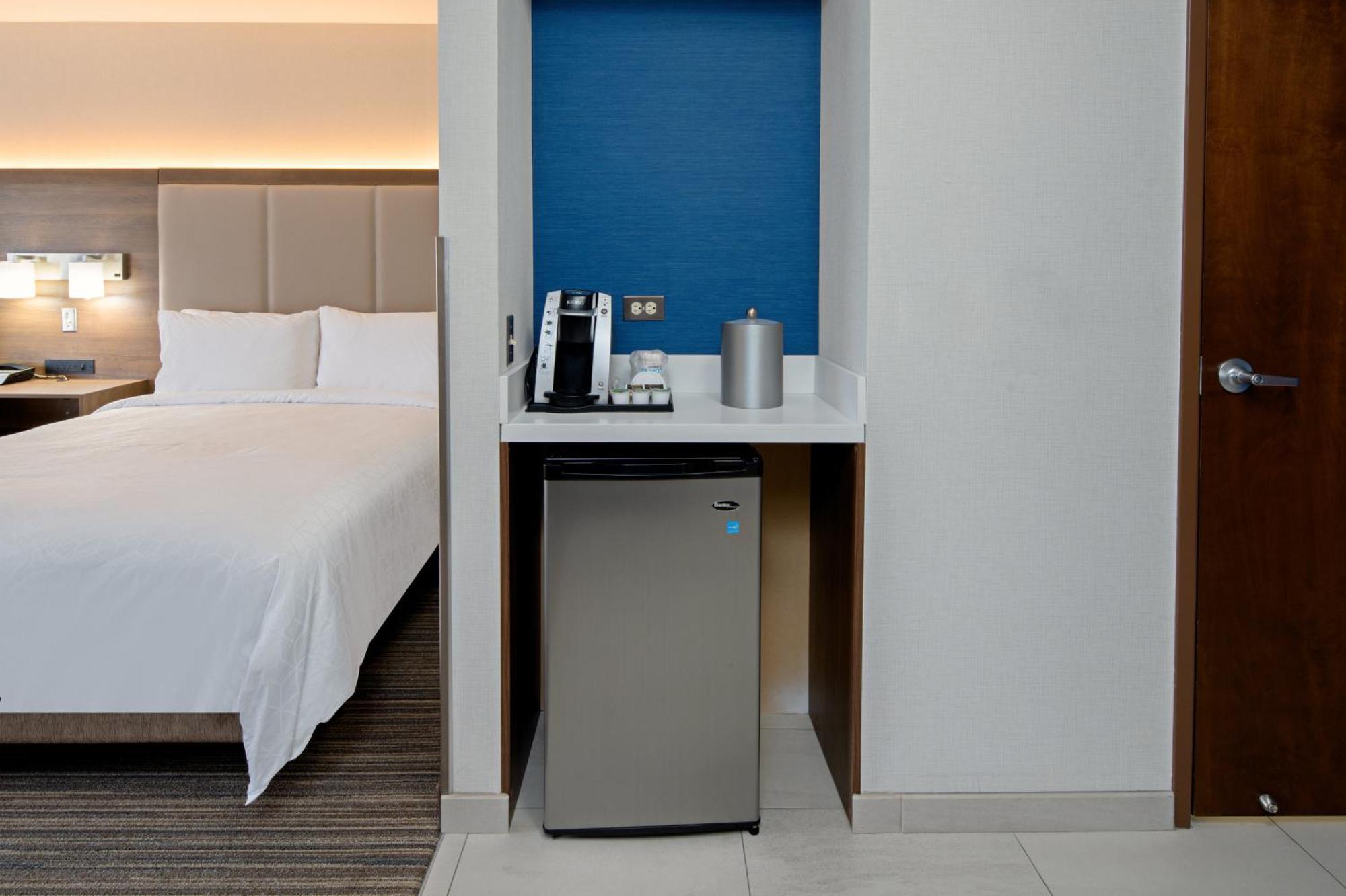 Standard King Room with Mobility Accessible Roll-In Shower
