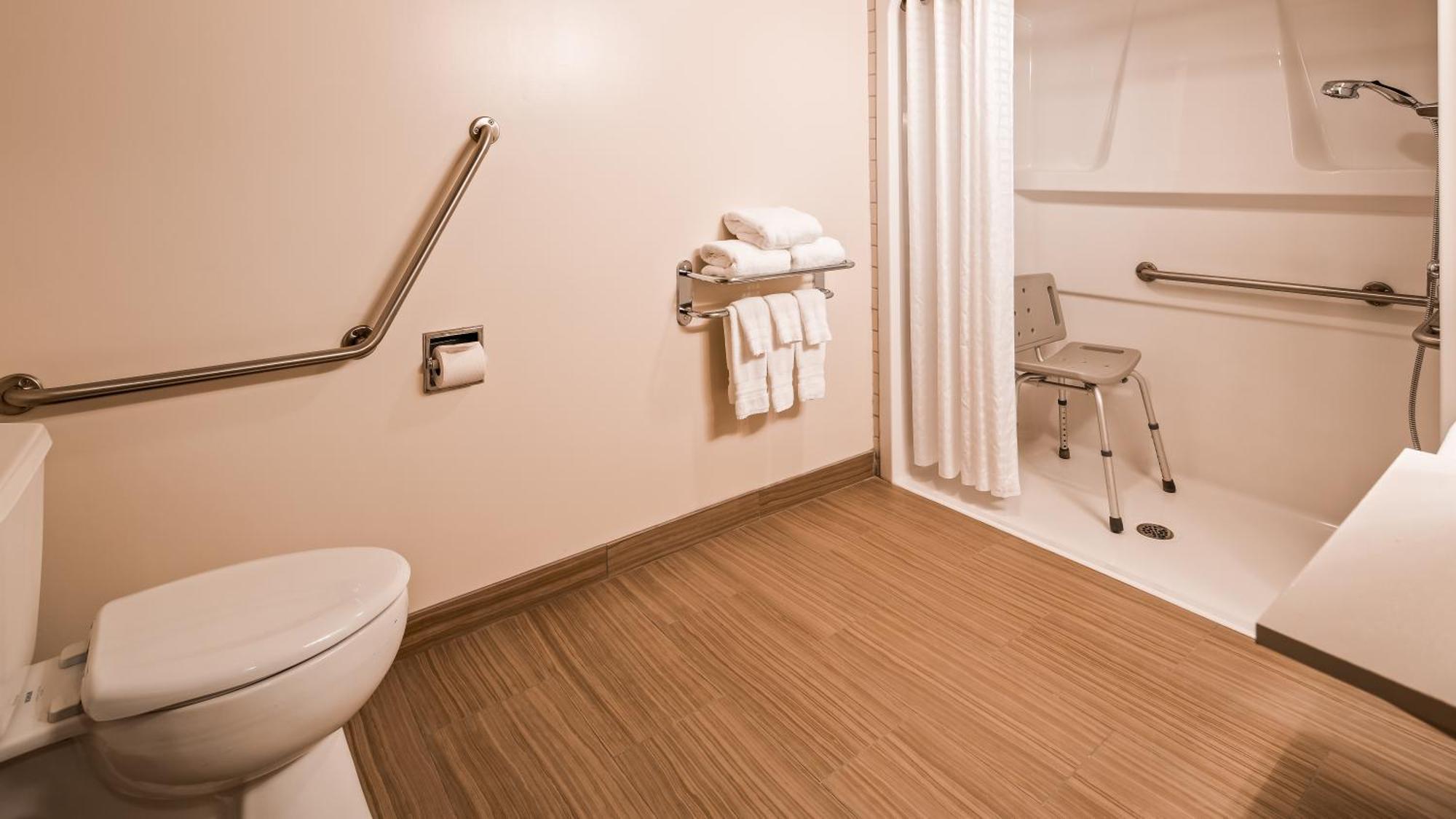 Queen Room Mobility Access