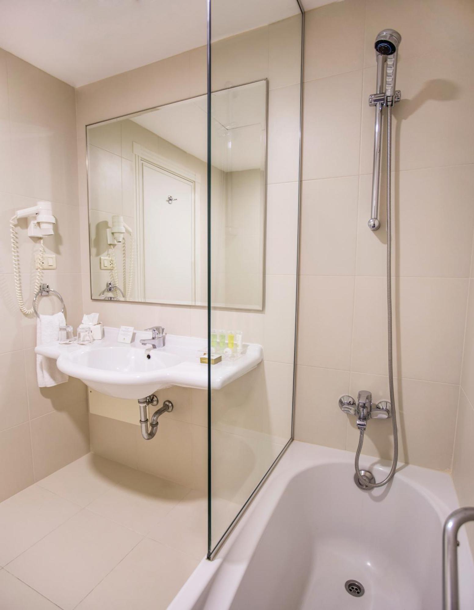 Standard King Room