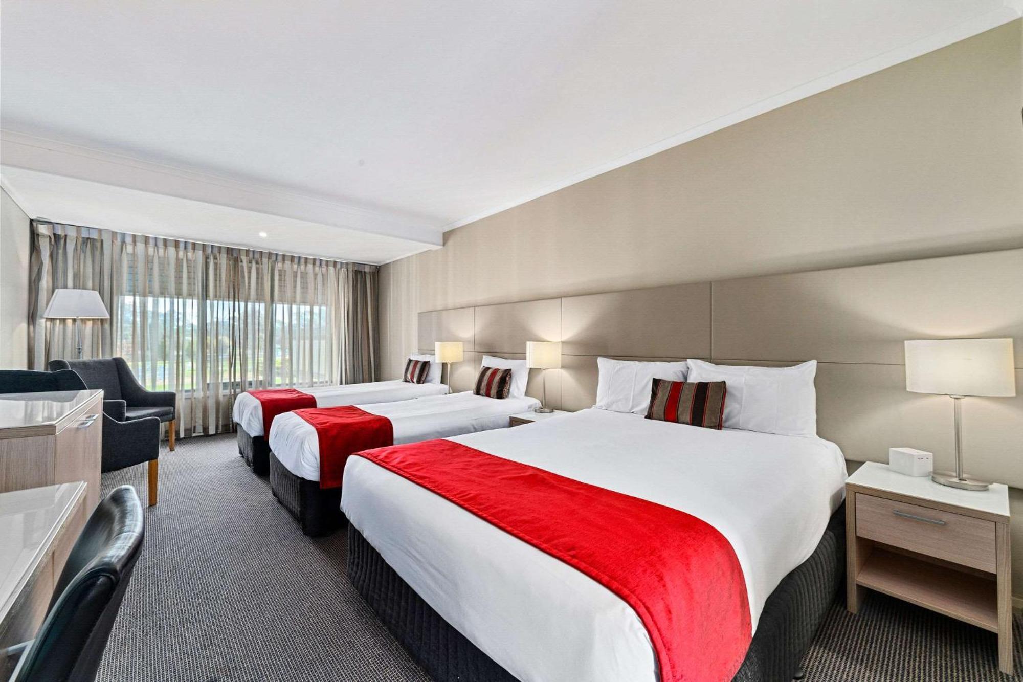 Deluxe Family Room