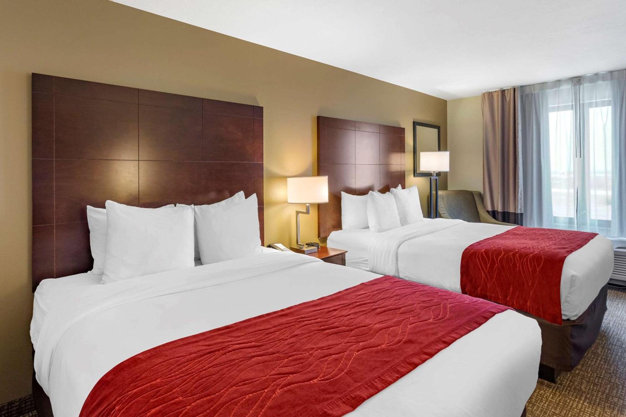 Queen Room with Two Queen Beds - Non-Smoking,1284604090:JPEG