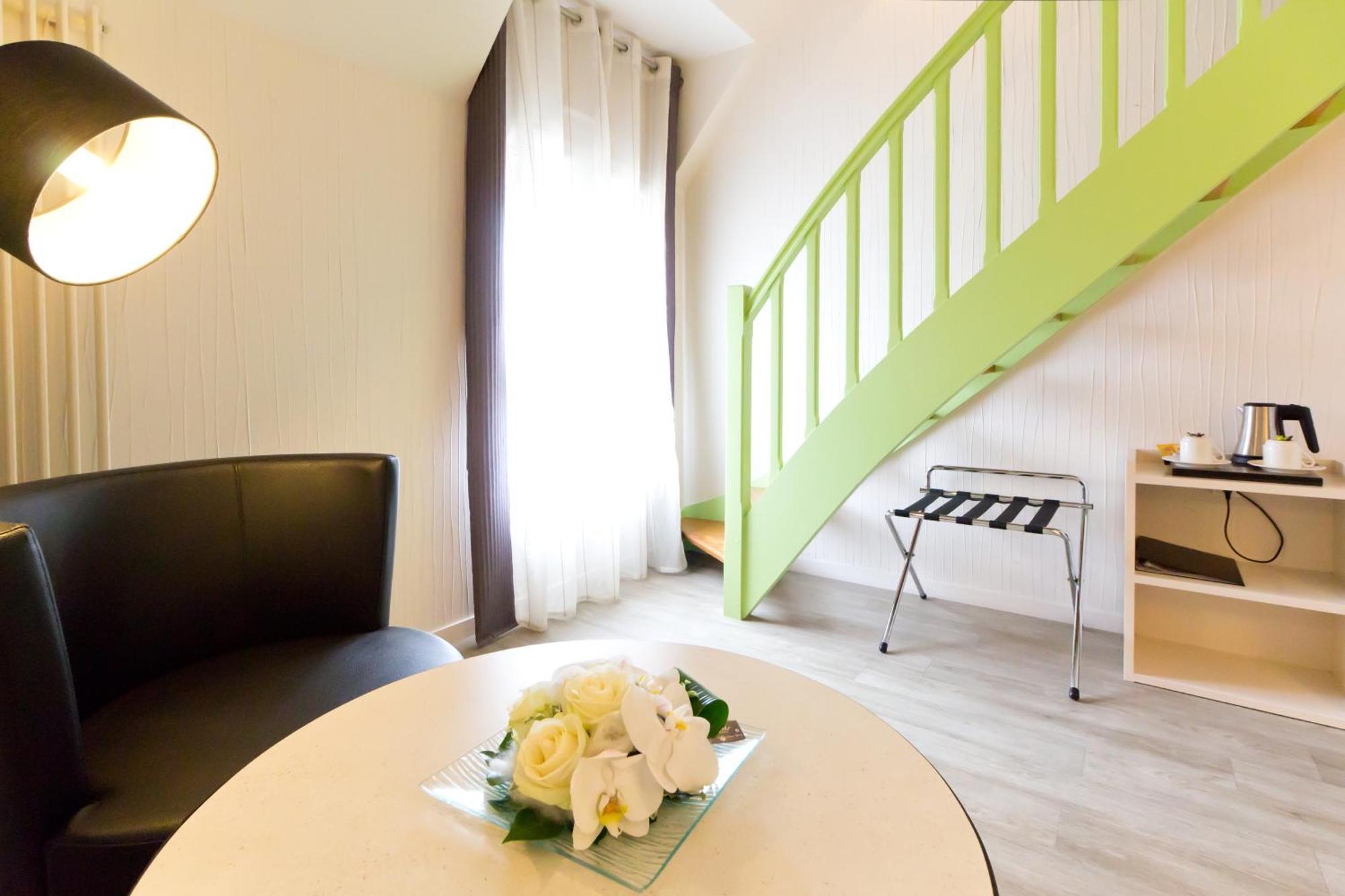 Celeste Family Room,1346020196:JPEG