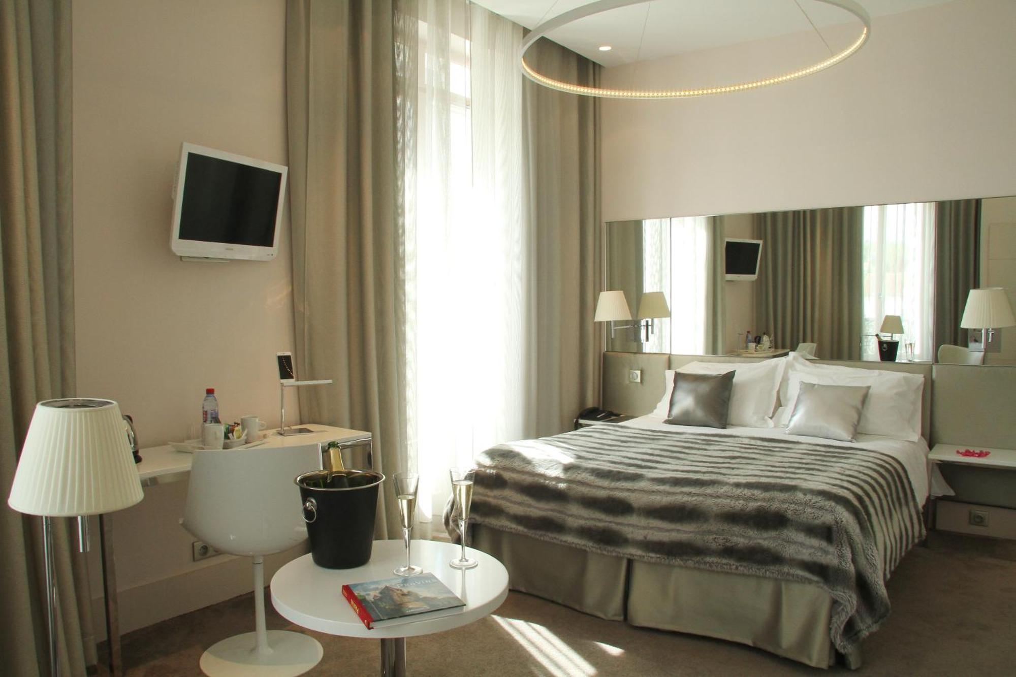 Deluxe Double or Twin Room