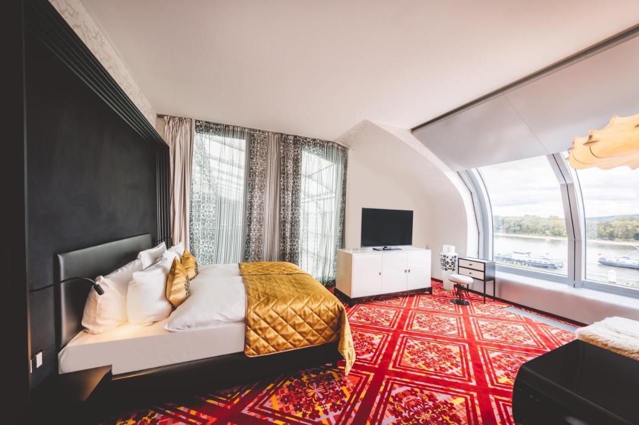 Corner Suite