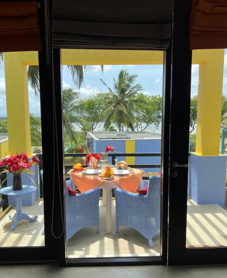 Honeymoon Suite