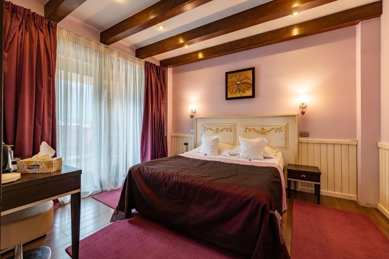 Double Room Mountain View