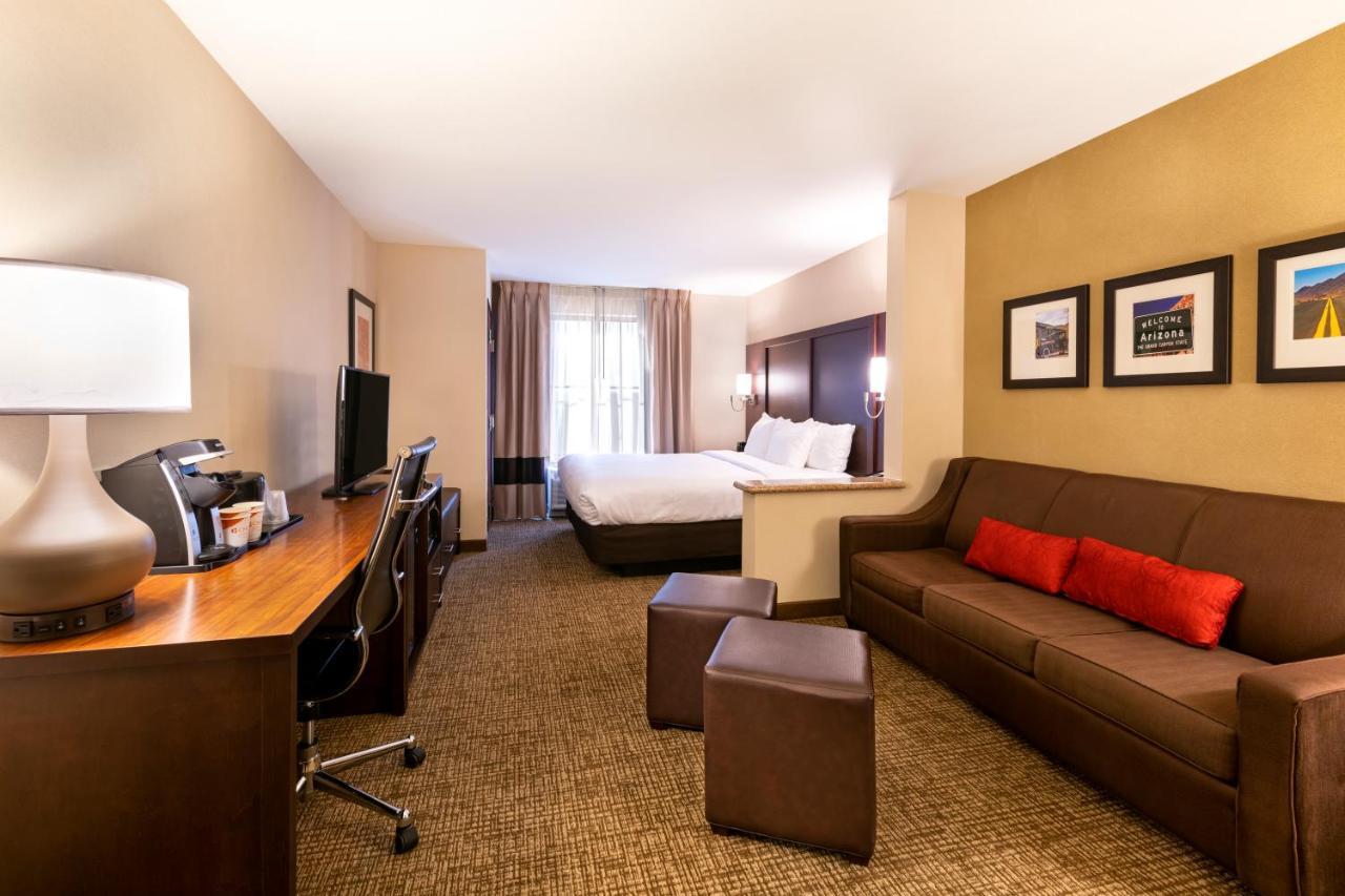 King Suite with Accessible Tub - Accessible/Non-Smoking