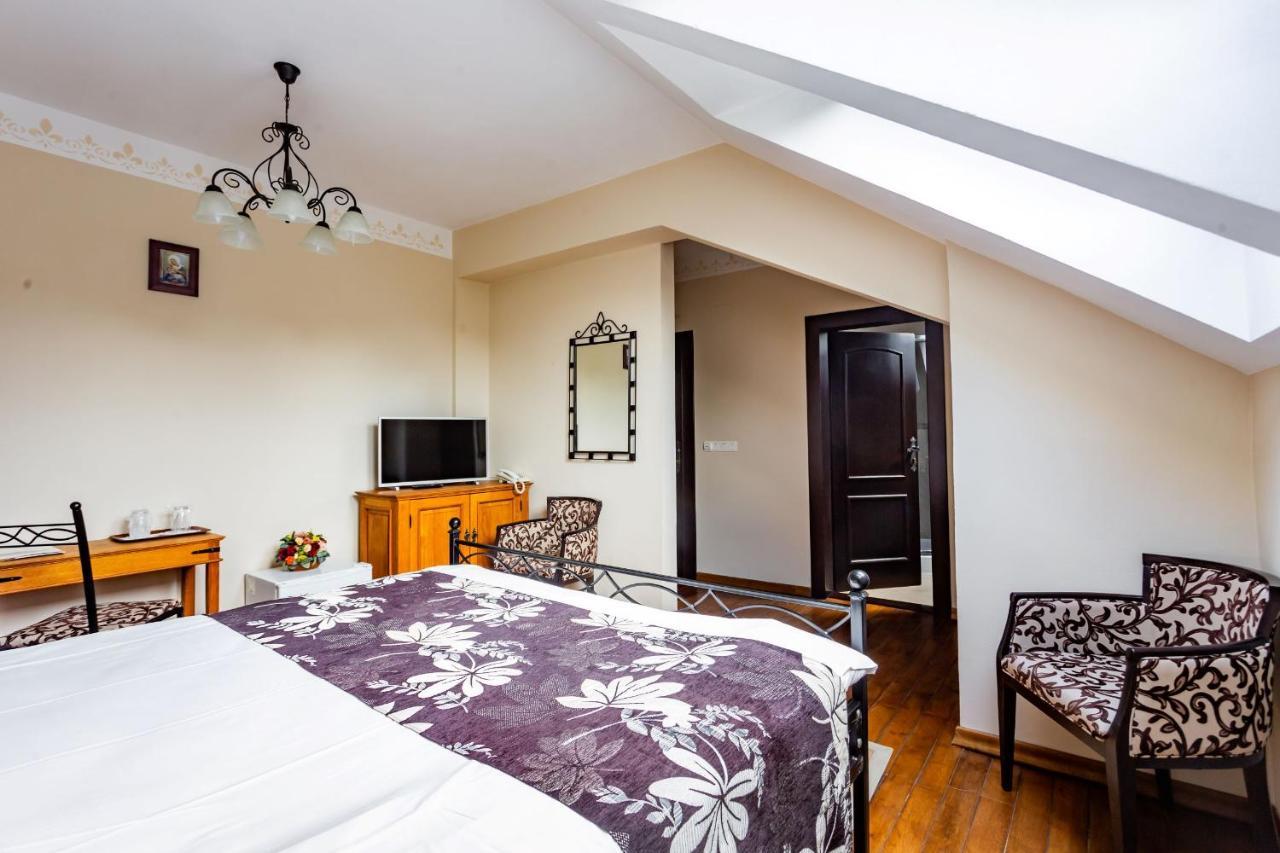 Double or Twin Room Sauna access
