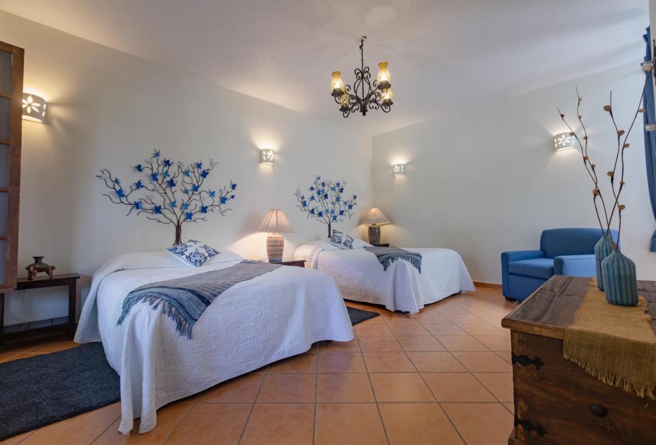 Deluxe Queen Suite