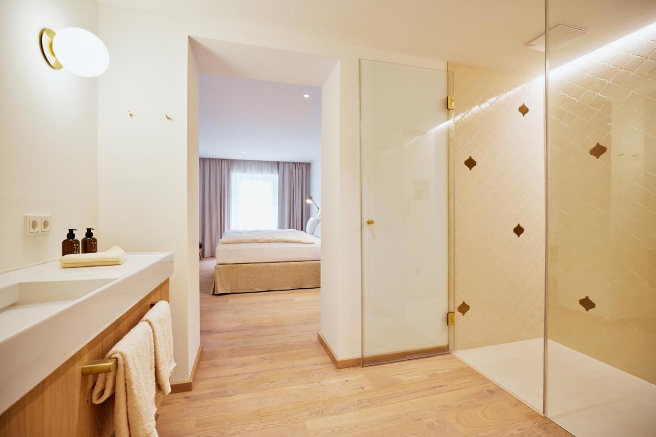 Urban King Room