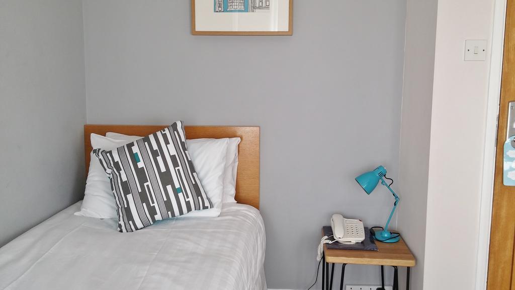 Single Room,1215398428:JPEG