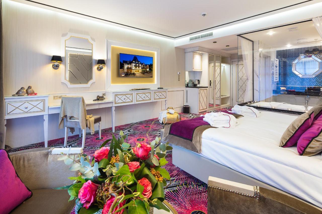 Deluxe Double Room Bath Building B