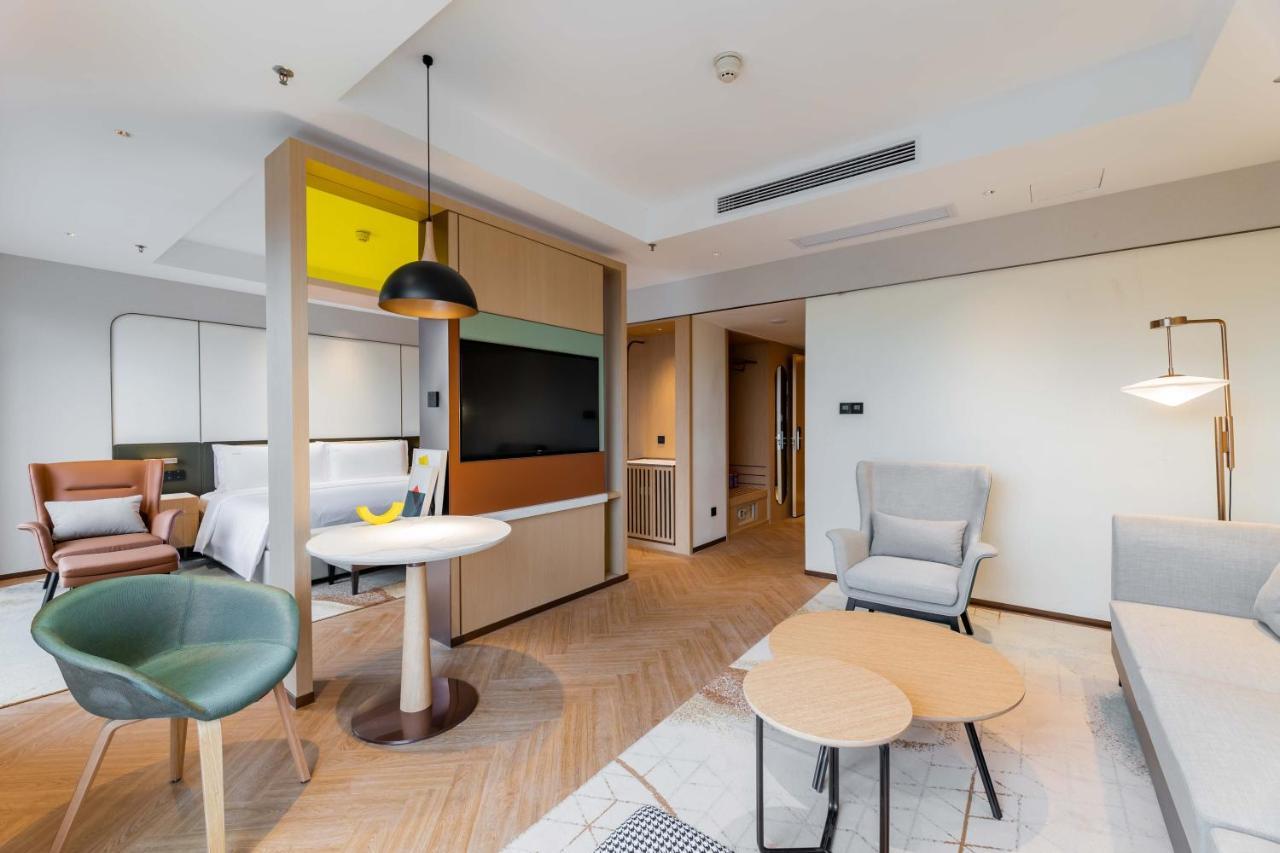 King Suite,1304228593:JPEG