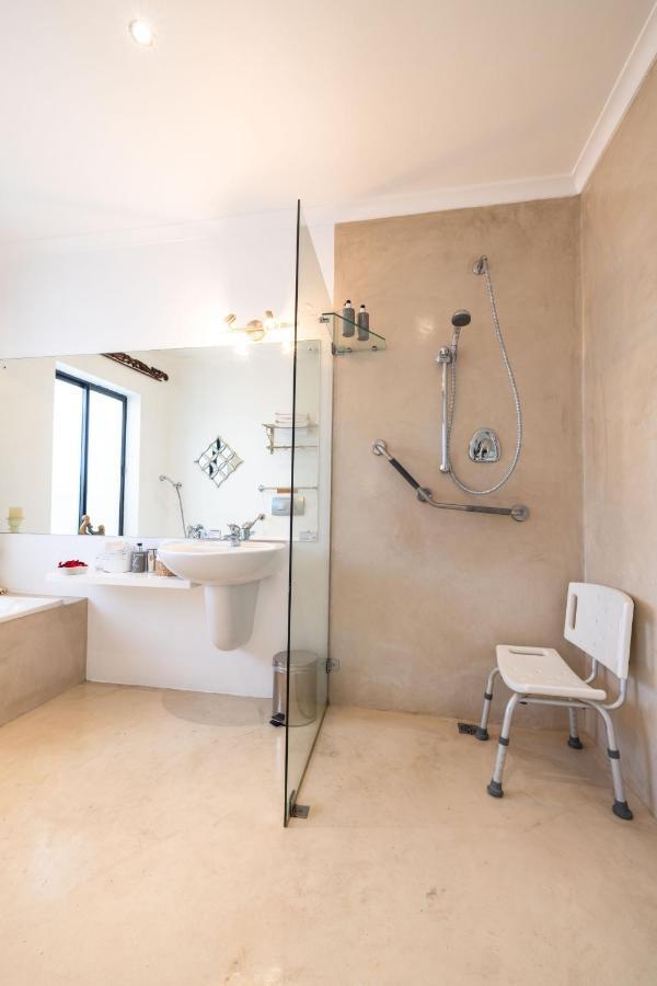 Family Room,1306158922:JPEG