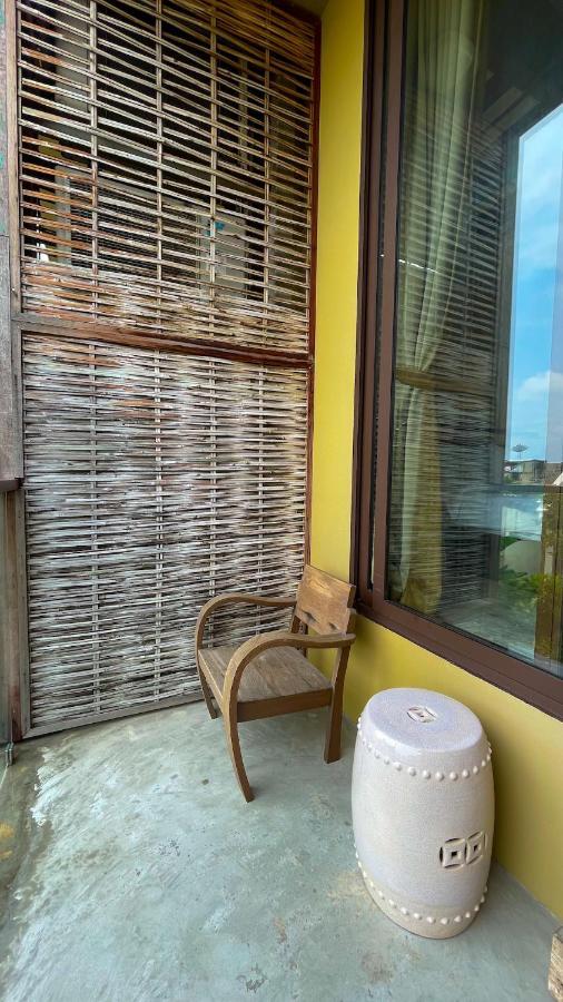 Standard Garden View King Bed