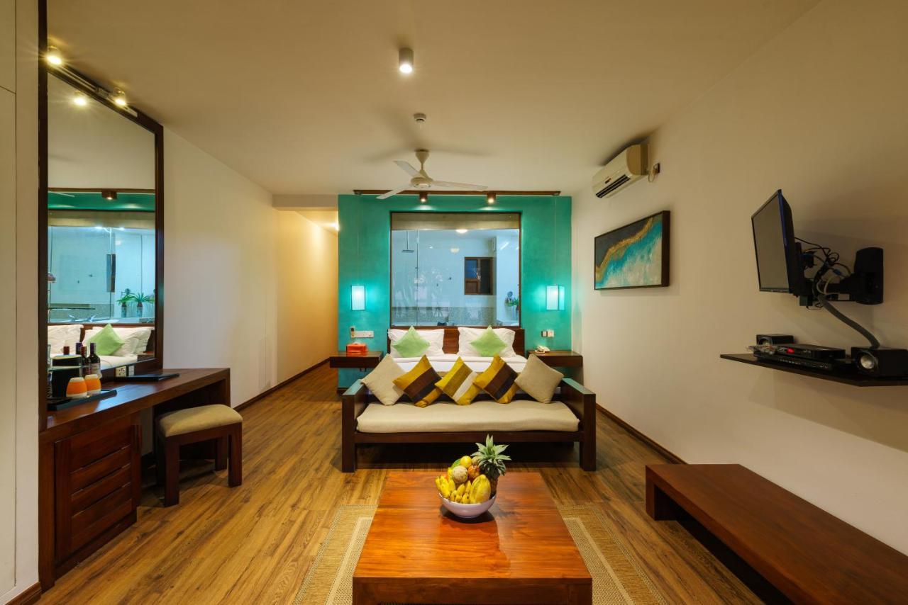 Deluxe Room Sea View on selected wines