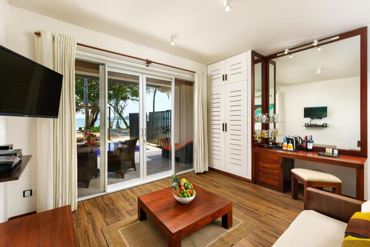 Deluxe Room Sea View on selected wines