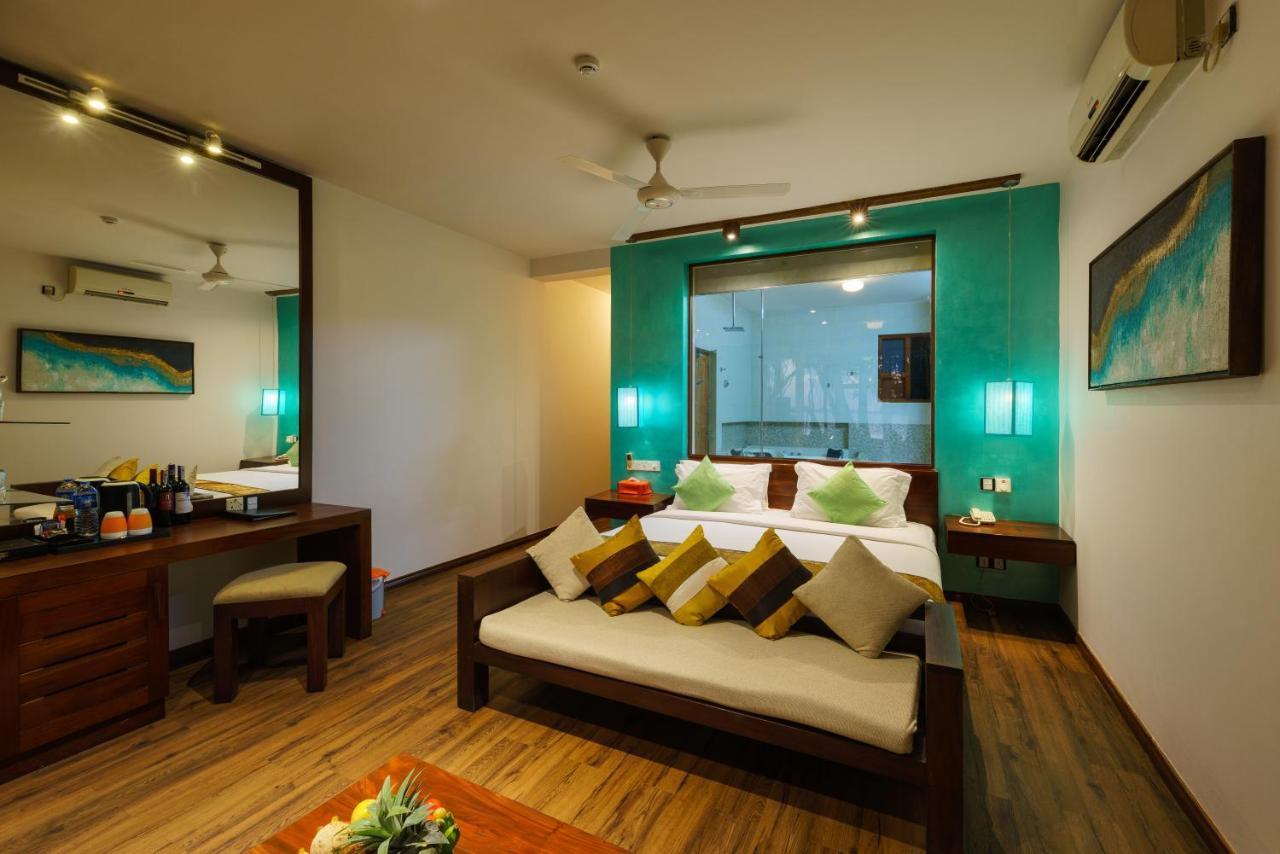 Deluxe Room Sea View on selected wines