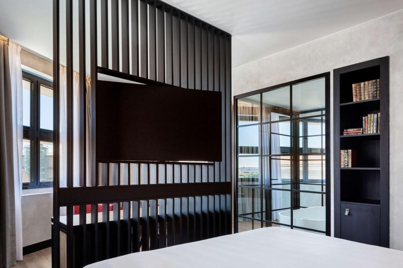 Suite,1306525330:JPEG