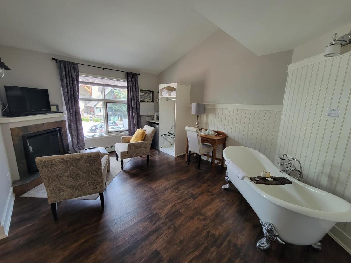 King Suite Spa Bath