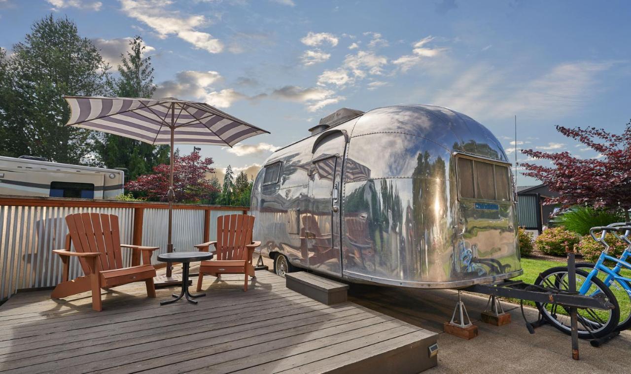 1959 Airstream Globester