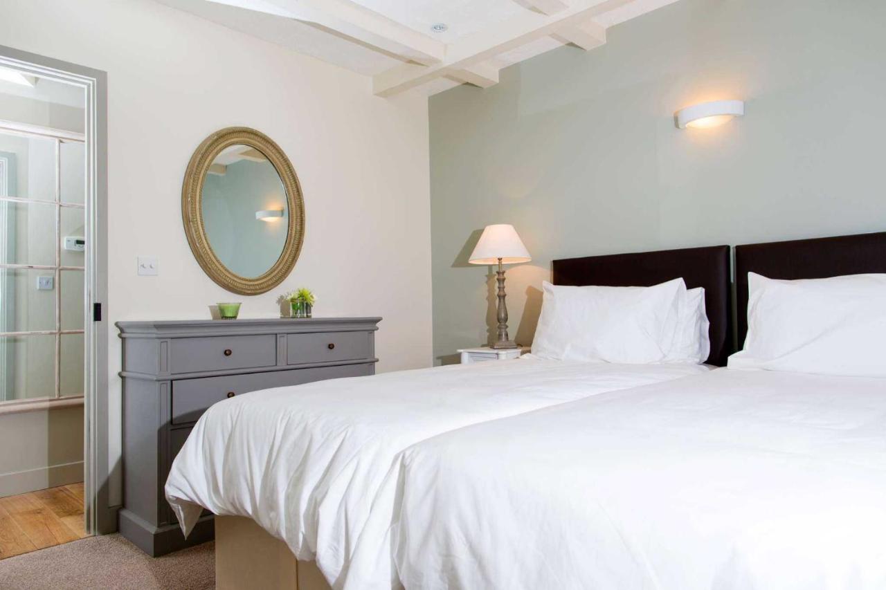 Deluxe Apartment,1498621324:JPEG