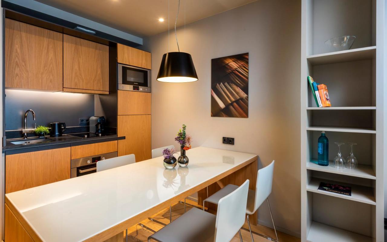 One-Bedroom Apartment,1318839409:JPEG