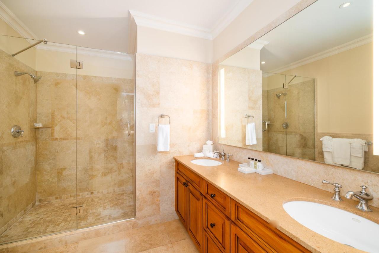 1 Bedroom Suite Ocean Front