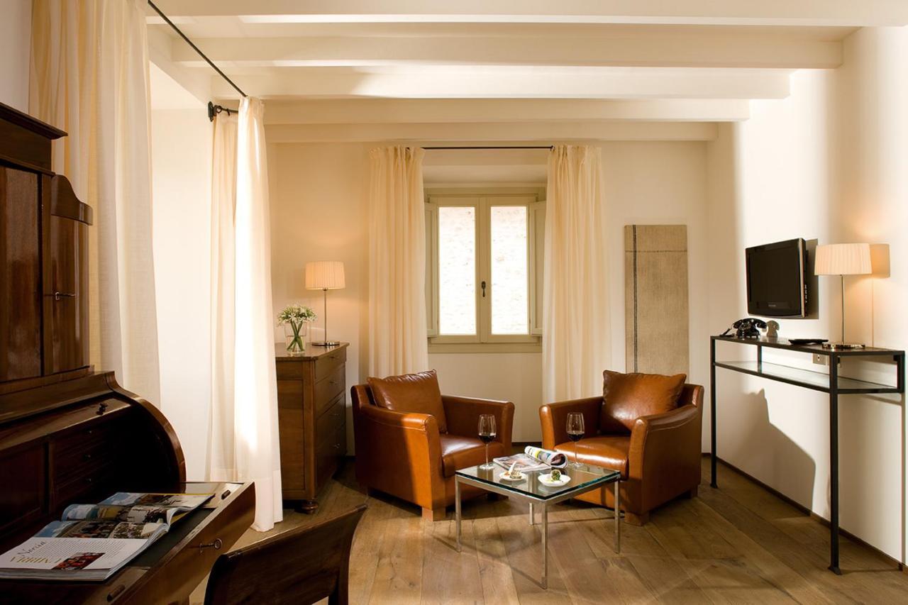 Suite,1320580492:JPEG