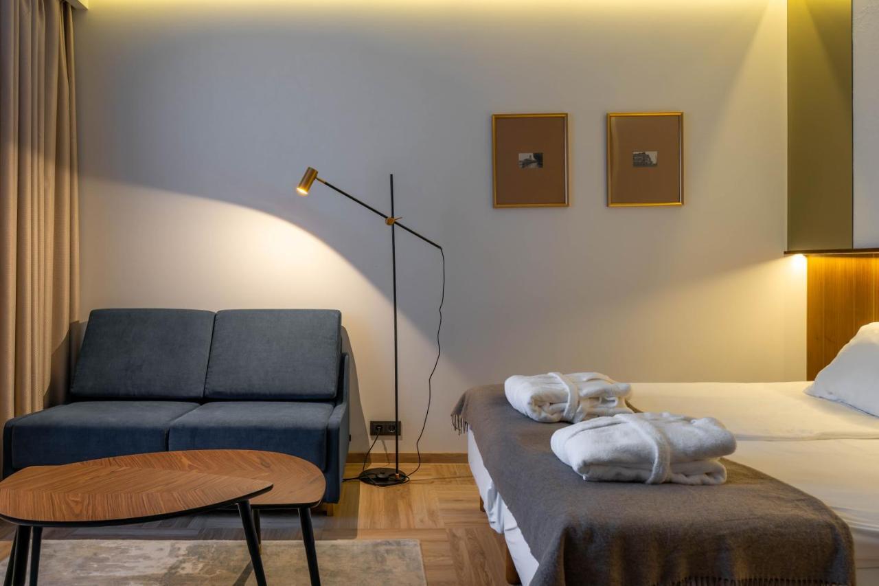 Deluxe Junior Suite,1323487501:JPEG