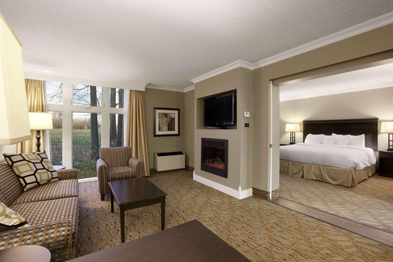 One-Bedroom King Suite - Non-Smoking