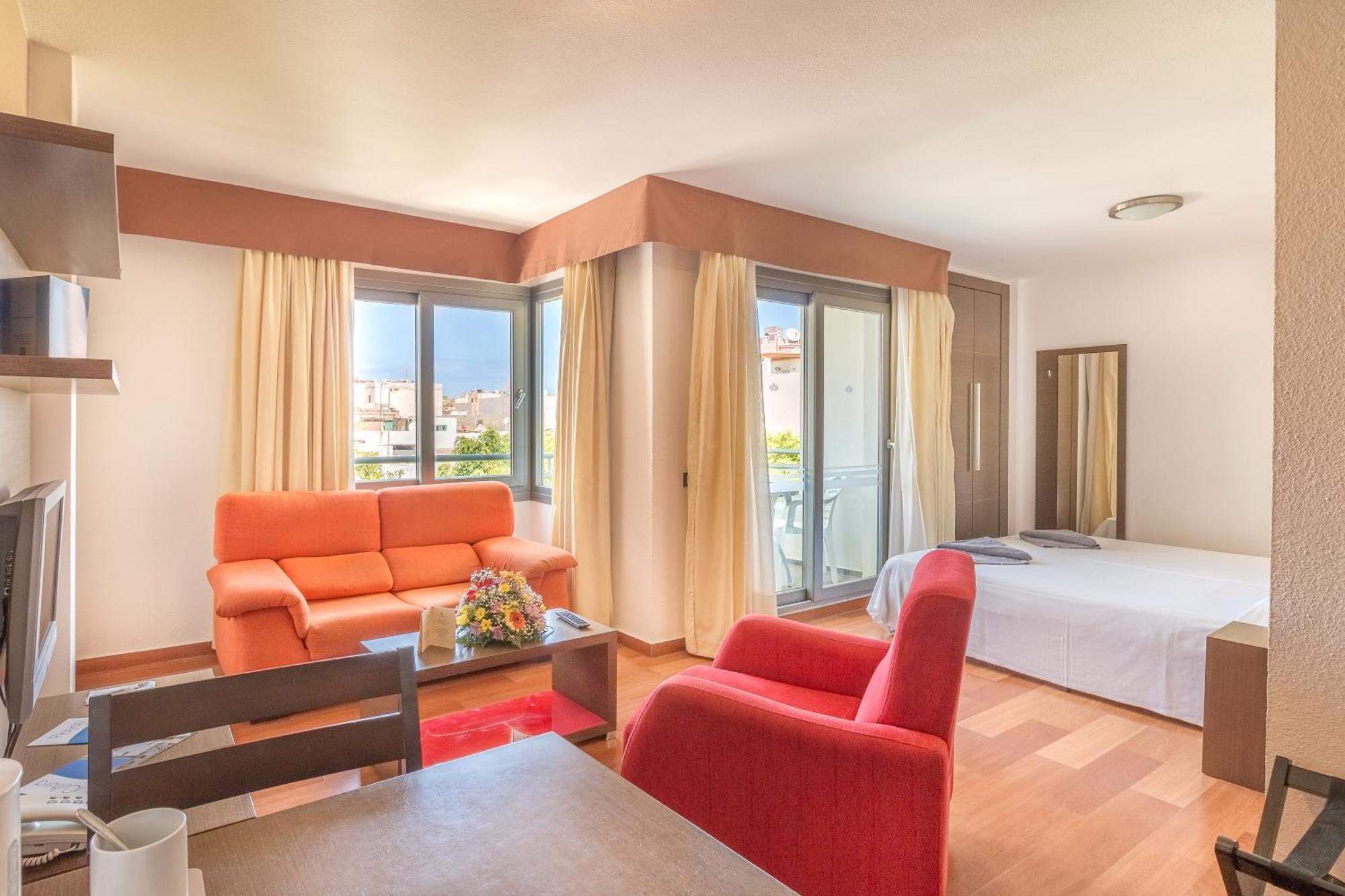 Twin Room (2 Adults + 1 Child),1324613674:JPEG