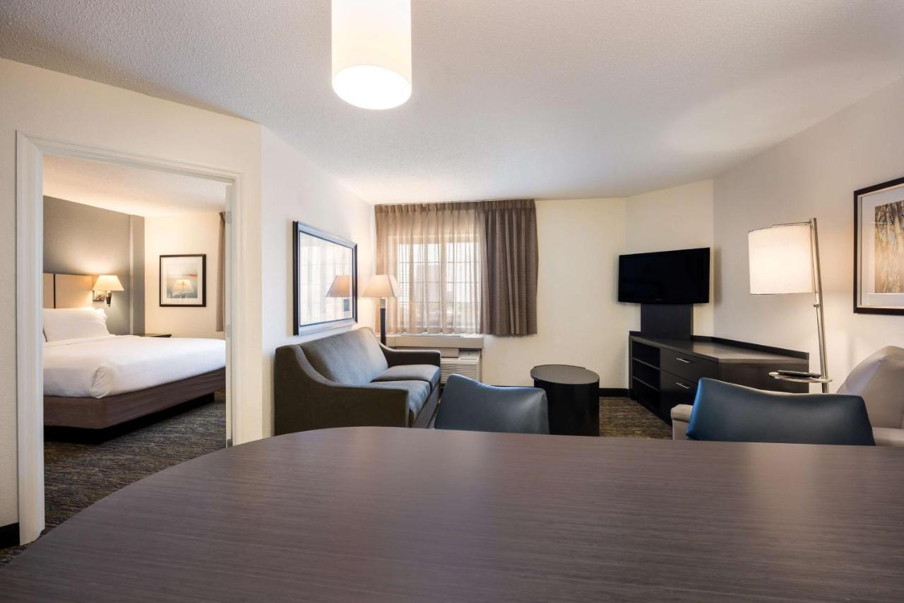 One-Bedroom Suite Queen