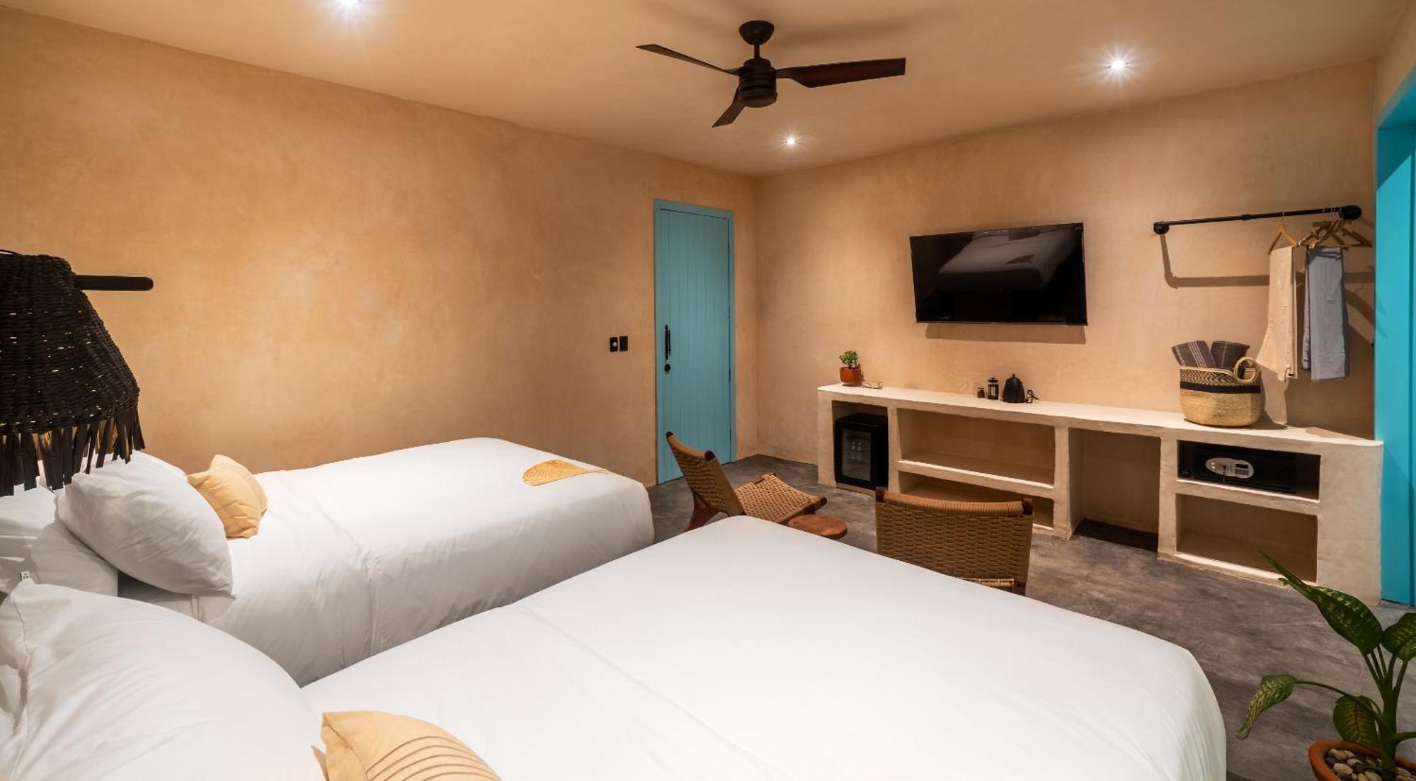 Standard Double Suite