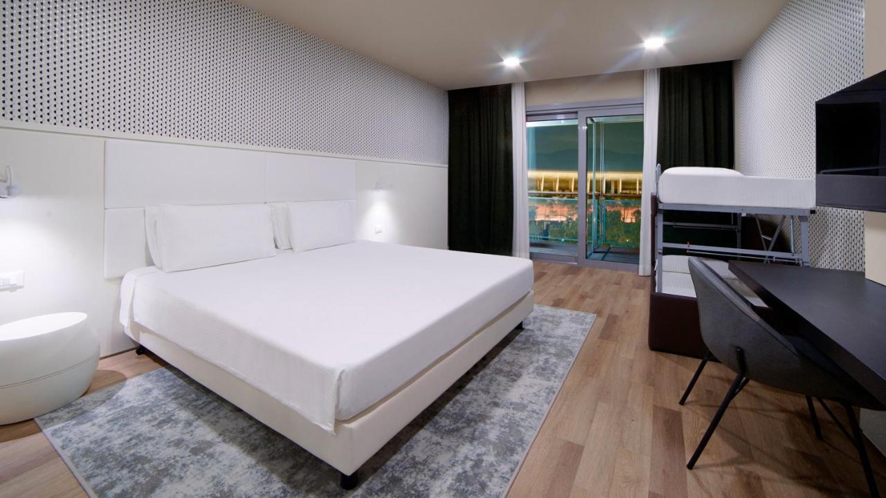 Premium King Room Sofa Bed Square View,1329603545:JPEG