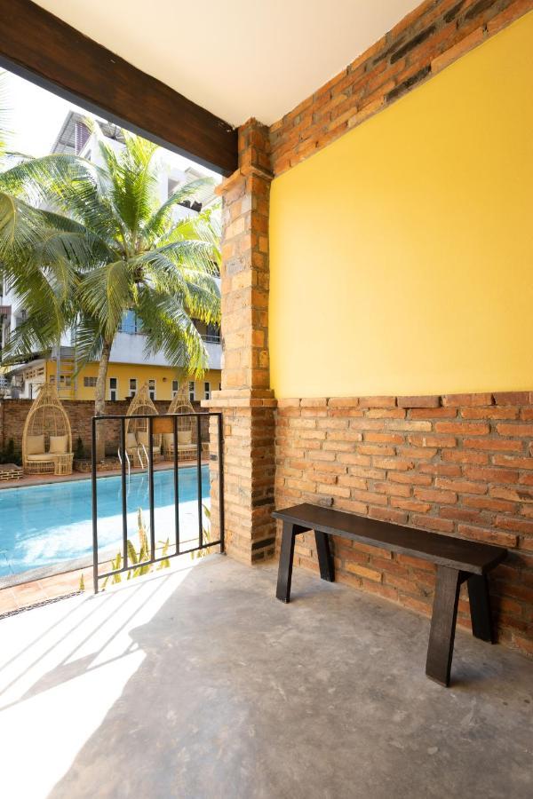 Chambre Double - Vue sur Piscine