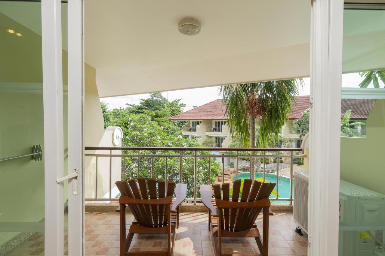 Deluxe Family Room Pool View Pets Friendly